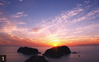 ■1／双子島をバックに和歌浦湾へ沈む夕陽